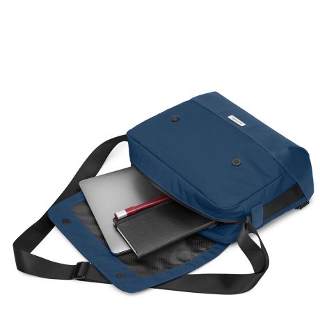 Moleskine slim messenger 2025 bag